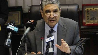 وزير الكهرباء يناقش الجدول الزمني لمشروع ربط التيار بين مصر والسعودية
