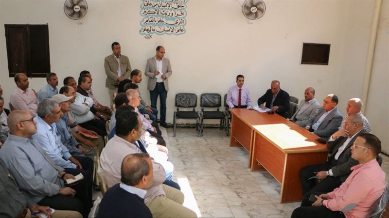 المحافظ مع رؤساء