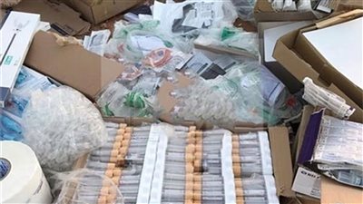 ضبط 24 ألف عبوة مستلزمات طبية مجهولة المصدر داخل مخزن بالقاهرة