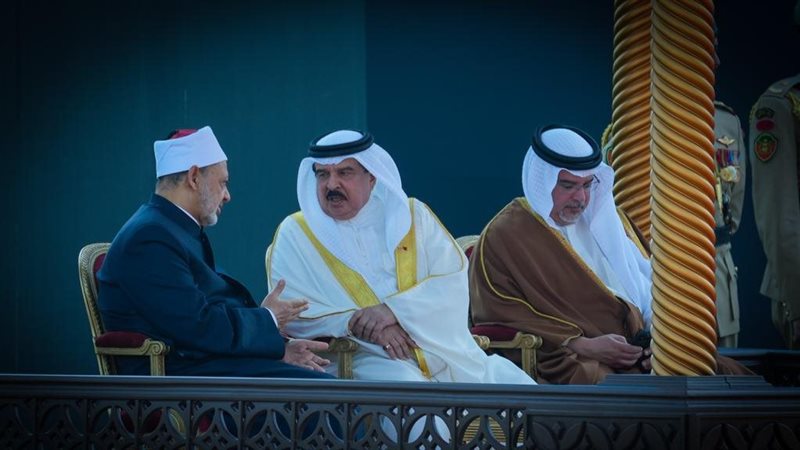 ملك البحرين وشيخ