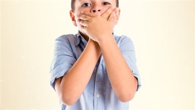 أسباب رائحة الفم الكريهة عند الأطفال 