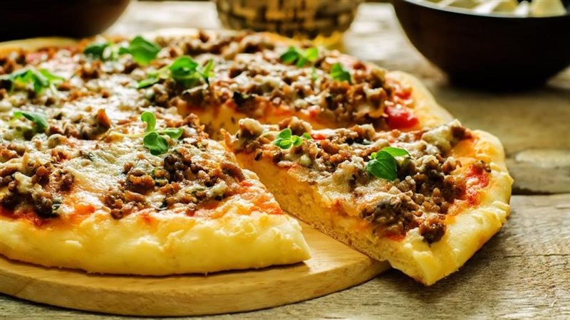 البيتزا باللحمة المفرومة