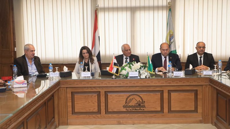 اجتماع محافظ الجيزة