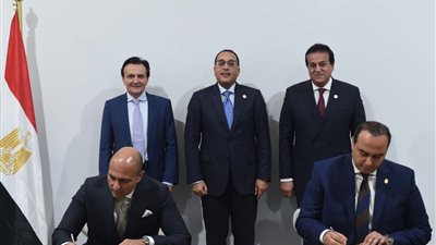 رئيس الوزراء يشهد توقيع مذكرة تفاهم بين هيئة الرعاية الصحية و