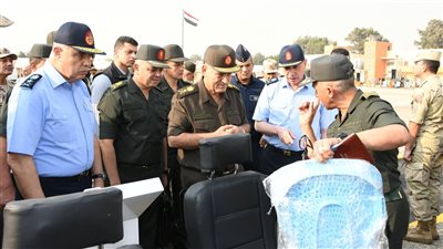 رئيس الأركان يتفقد معرض البحوث الفنية للقوات المسلحة