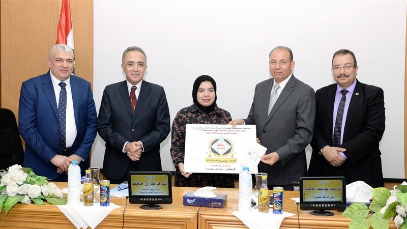 الفائزين بالابحاث