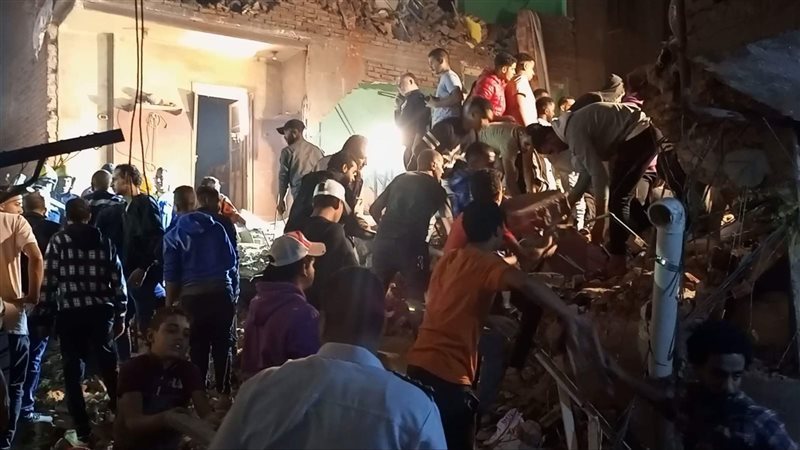 عقار إمبابة المنهار