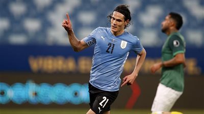 كأس العالم 2022.. كافاني يحطم شاشة الفار بعد خروج أوروجواي من المونديال | فيديو