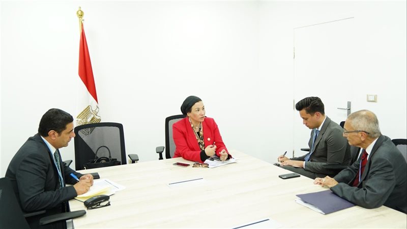 وزيرة البيئة ورئيس