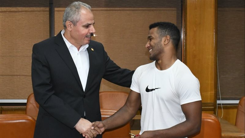 الدكتور ناصر مندور