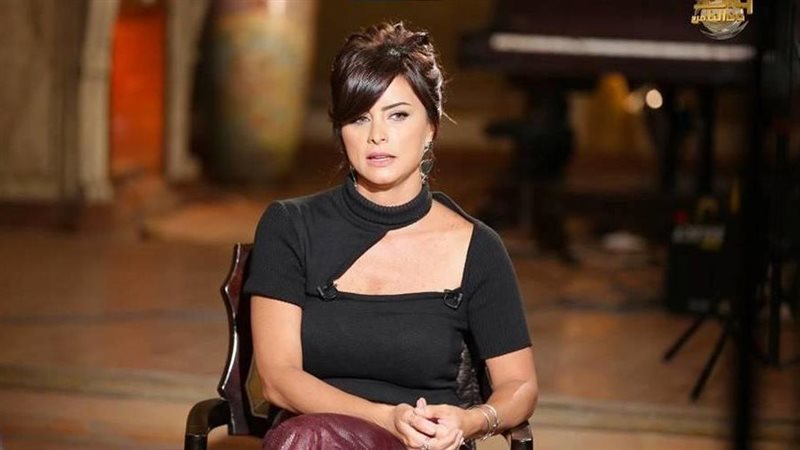 الفنانة نور
