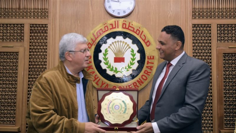 محافظ الدقهلية يستقبل