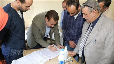 لتركهم العمل.. إحالة 29 طبيبا وممرضا وإداريا بمستشفى سرس الليان للتحقيق 