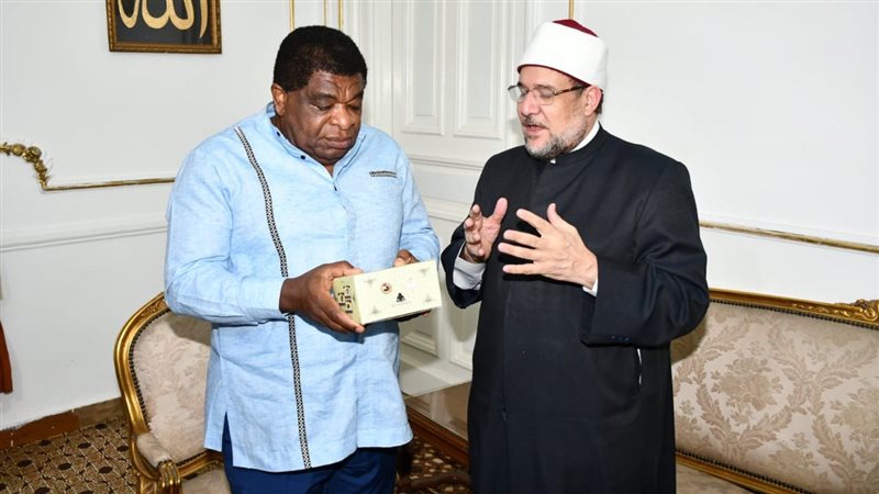 وزير الأوقاف يستقبل