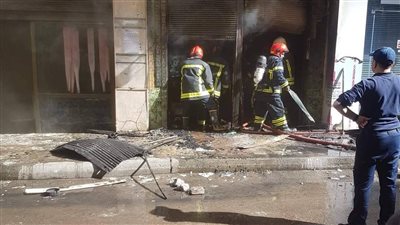 حريق هائل بأحد المحلات التجارية في شارع اللاجتيه في الإسكندرية 