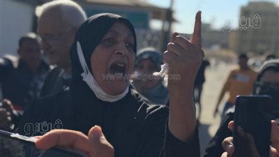 أثق في القضاء.. تعرف على ما قالته والدة صيدلي حلوان للمحكمة عند إثبات حضورها| فيديو