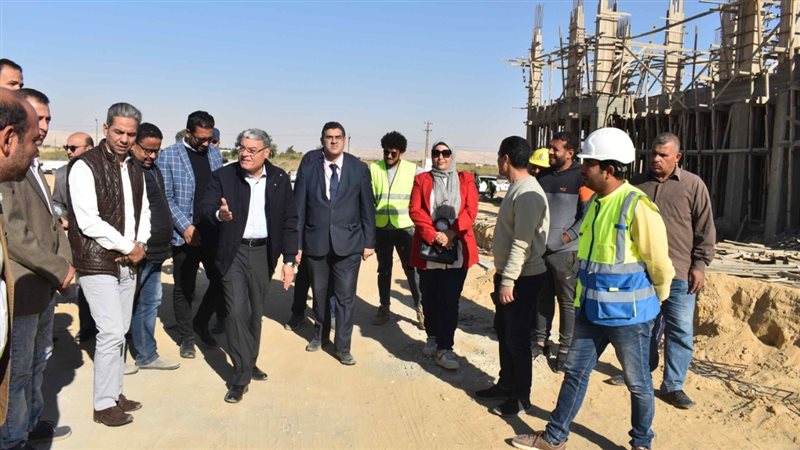 محافظ المنيا يتفقد