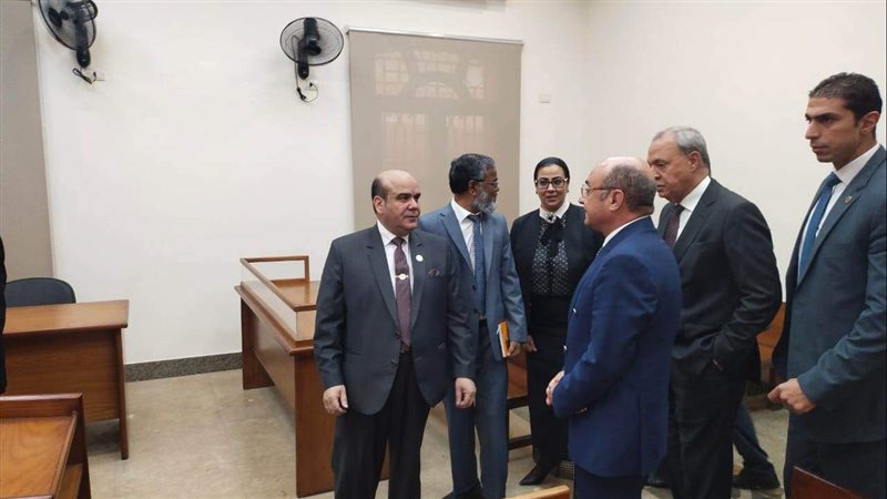 وزير العدل ومحافظ