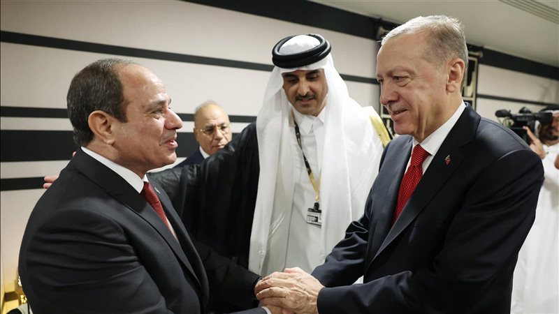 أمير قطر يتوسط أردوغان