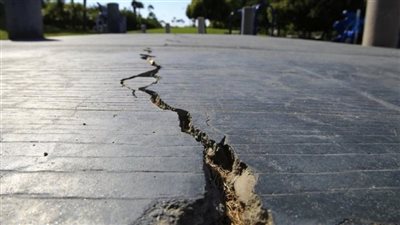 حكاية هزة أرضية أصابت الملايين بالرعب.. البحوث الفلكية تكشف تفاصيل زلزال شمال مطروح.. 6 نصائح للتعامل.. 