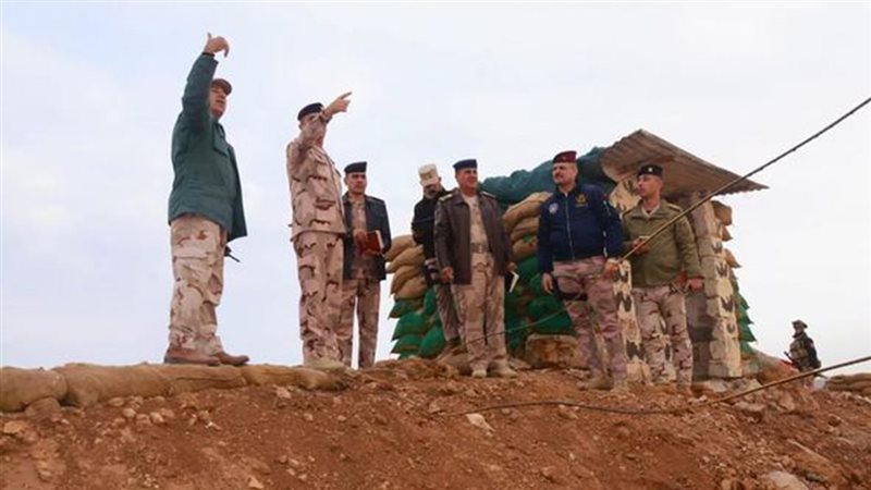 قادة عراقيون يتابعون