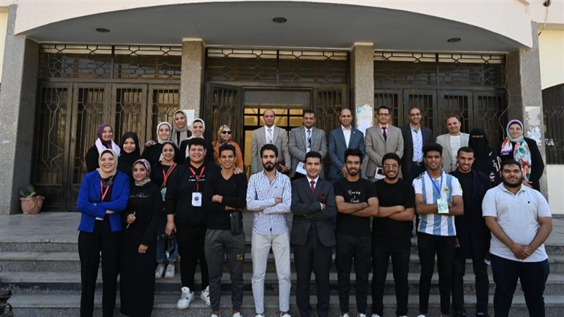 الفائزون