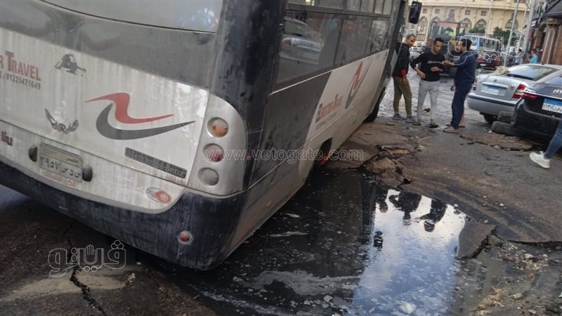 الاتوبيس أثناء سقوطه