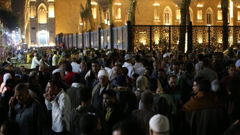 ساحة مسجد الحسين