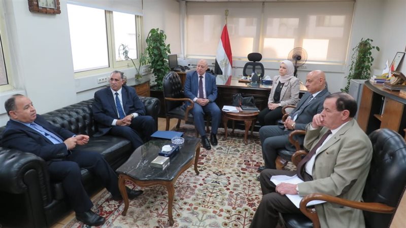 اجتماع وزير المالية
