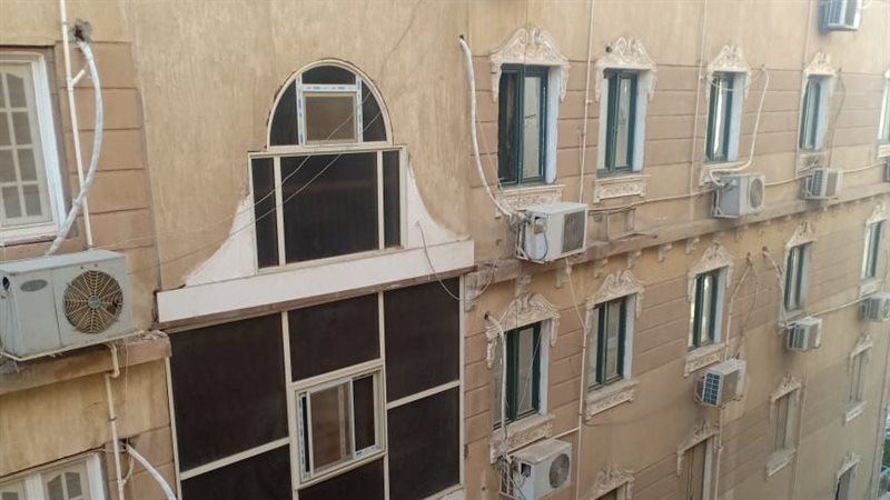 مصرع موظف أثناء تركيب