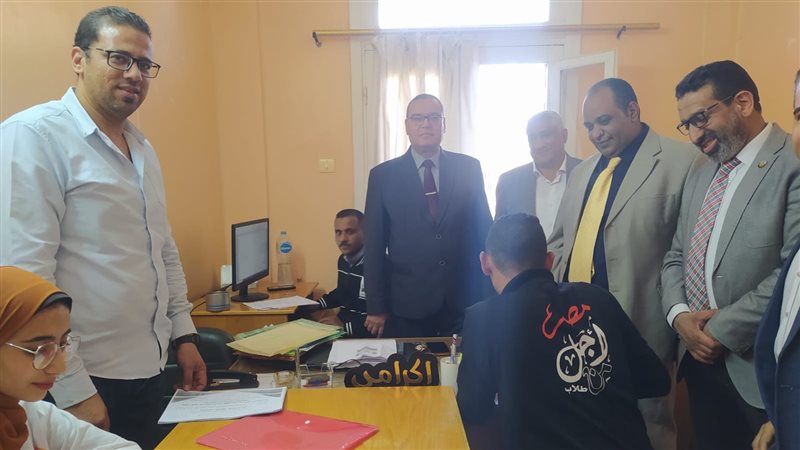 جانب من لجنة جامعة