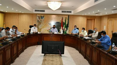 أخبار الفيوم اليوم|حظر نقل القطن خارج المحافظة.. وعجوز تستوقف المحافظ في الشارع