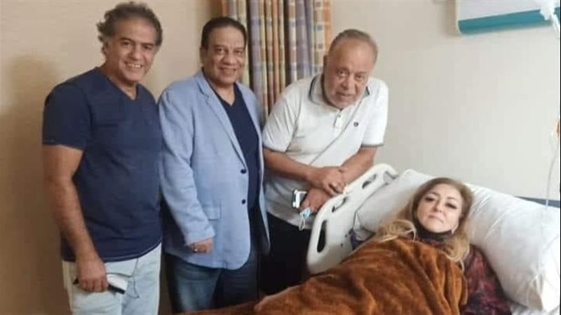 نهال عنبر داخل المستشفي
