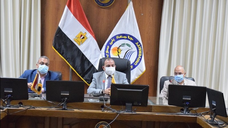 اجتماع رئيس جامعة