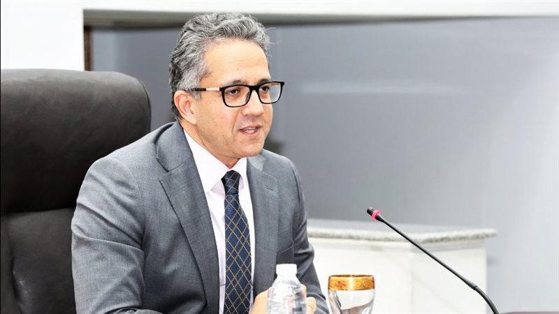 وزير السياحة والآثار
