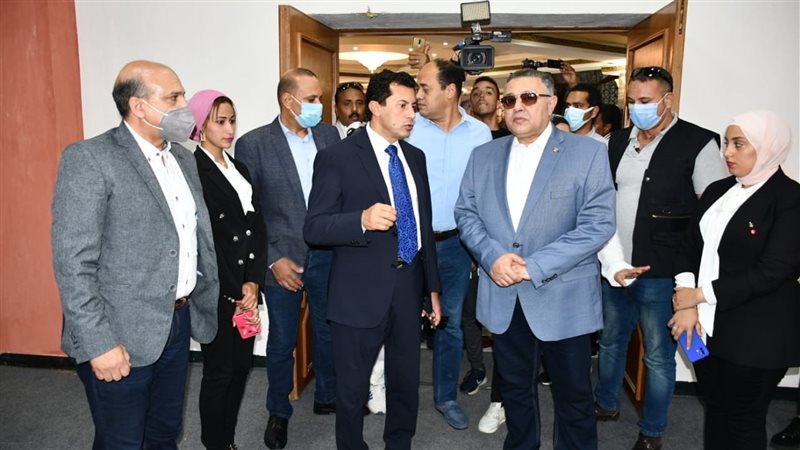 جولة وزير الرياضة