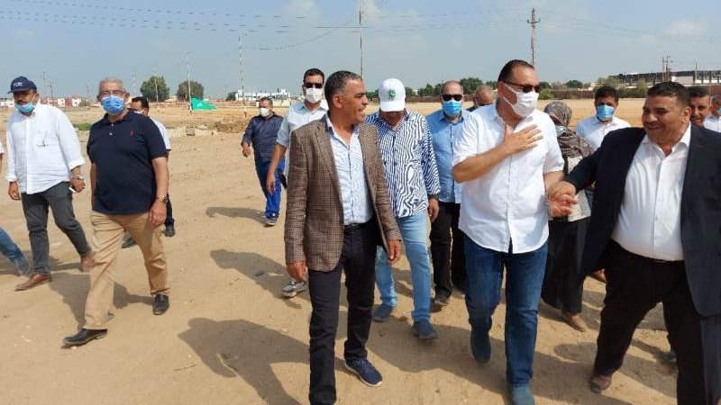 المحافظ يتفقد أرض