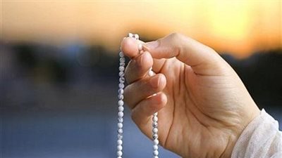 تفسير رؤية التسبيح في الحلم وعلاقته بعفة الفتاة واحتشامها 