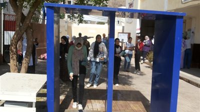 التعليم تتابع وصول أسئلة امتحان الديناميكا للجان الدور الثاني
