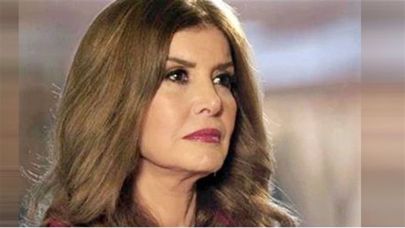 الفنانه مرفت أمين