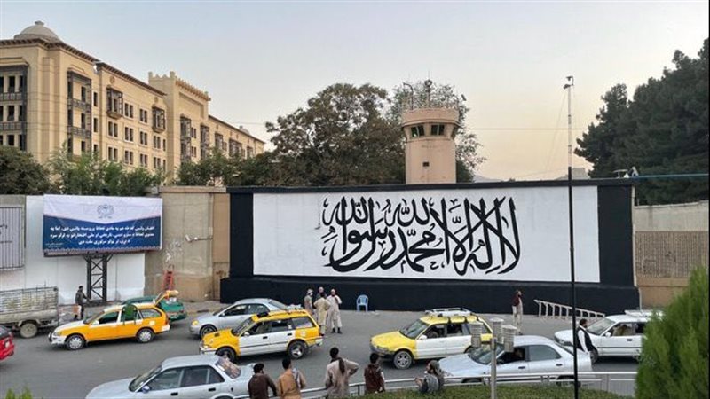 علم الحركة علي السفارة