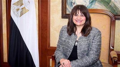وزيرة الهجرة تفتتح معرض 
