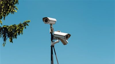 تفريغ كاميرات المراقبة بمحيط حادث سرقة مكتب وزارة التضامن لخدمات المواطنين 