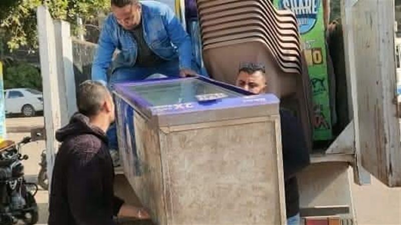 رفع مخلفات في حملة