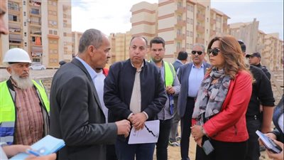 محافظ دمياط تتابع الأعمال الجارية بمشروع إنشاء سوق الجمعة الحضاري