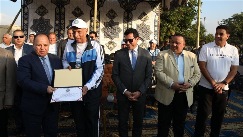 وزير المالية ووزير