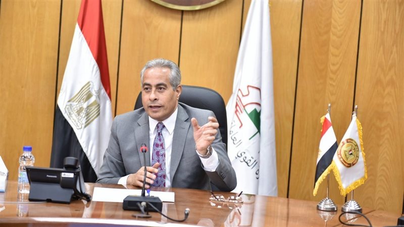 حسن شحاتة وزير القوى