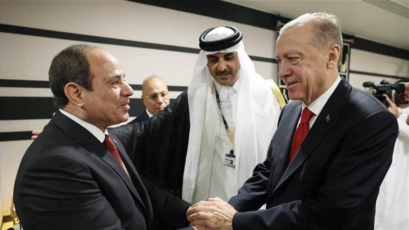 أمير قطر يتوسط أردوغان