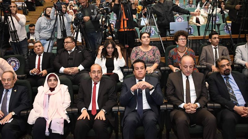 وزير الصحة د.خالد