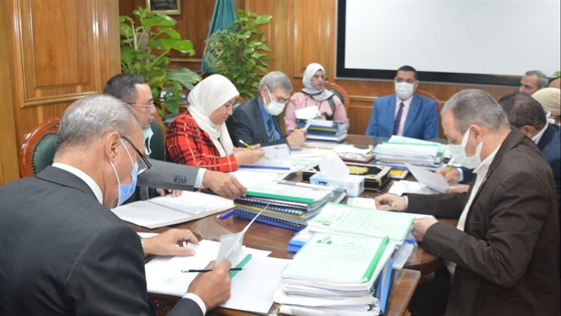 محافظ القليوبية خلال